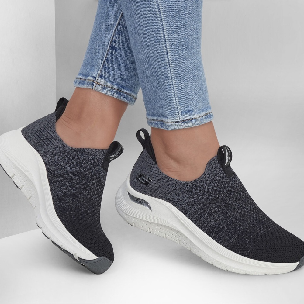 Skechers Arch Fit Slip On Shoes Women 9 Extremely Comfortable